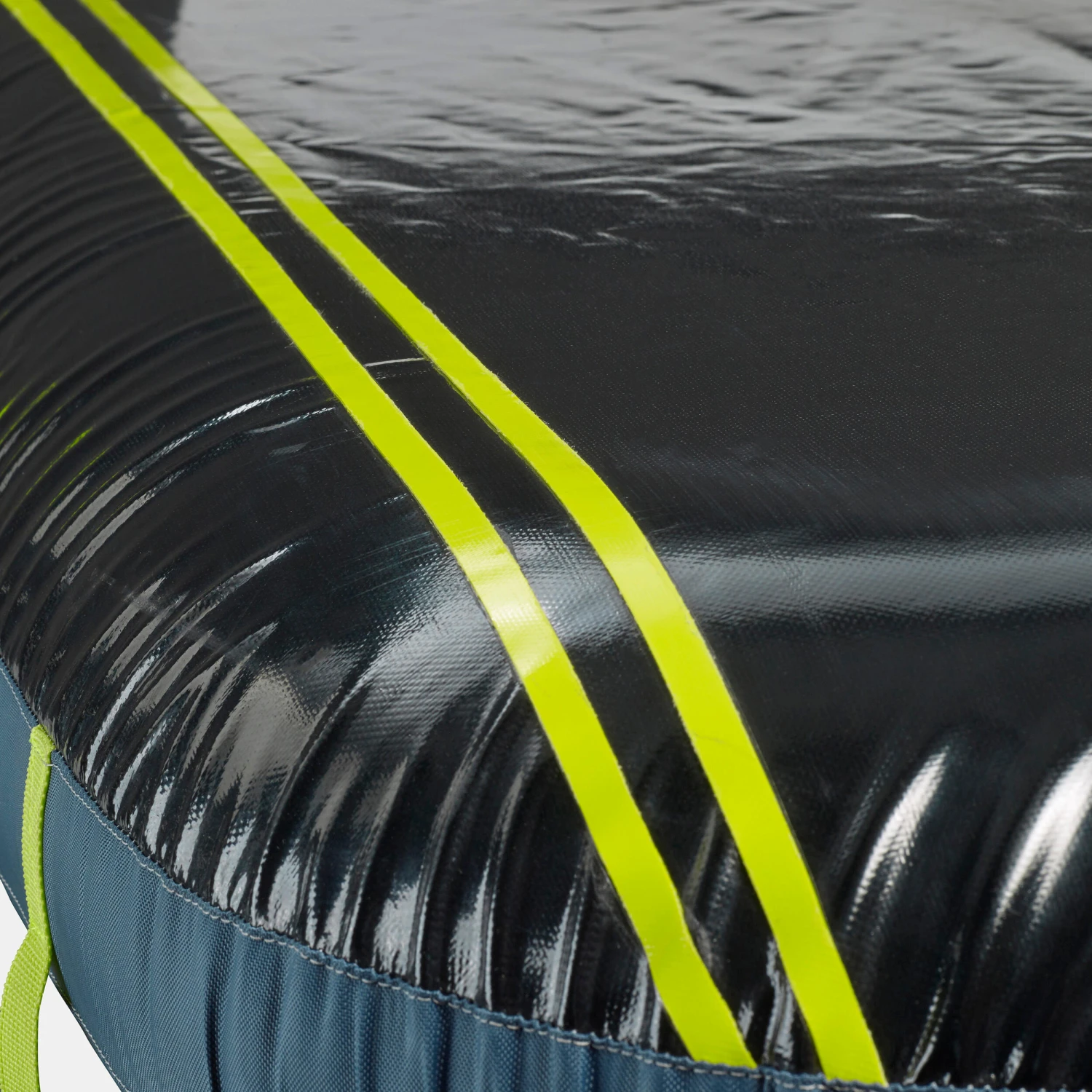 WEDZE Adult And Kids' Pumpslide Inflatable Sledge 13 WEDZE Adult And Kids' Pumpslide Inflatable Sledge - Image 13