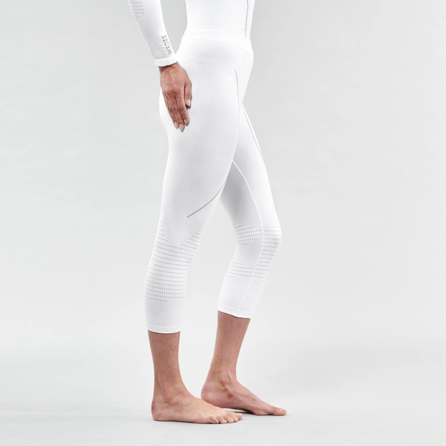 WEDZE Women's Ski Base Layer - BL 980 Seamless Bottom 3 WEDZE Women's Ski Base Layer - BL 980 Seamless Bottom - Image 3