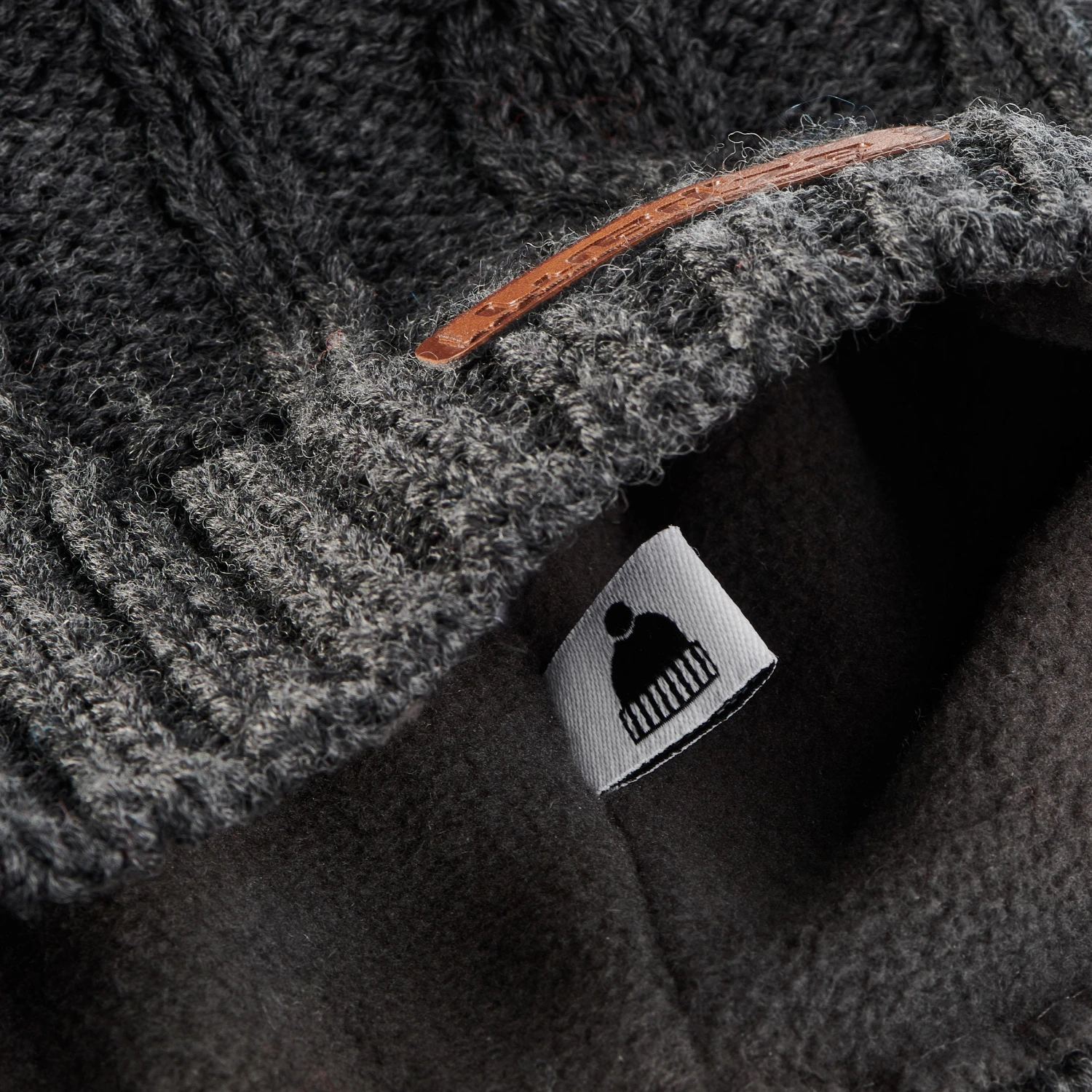 WEDZE Cable Stitch Adult Ski Hat Plum 7 WEDZE Cable Stitch Adult Ski Hat Plum - Image 7