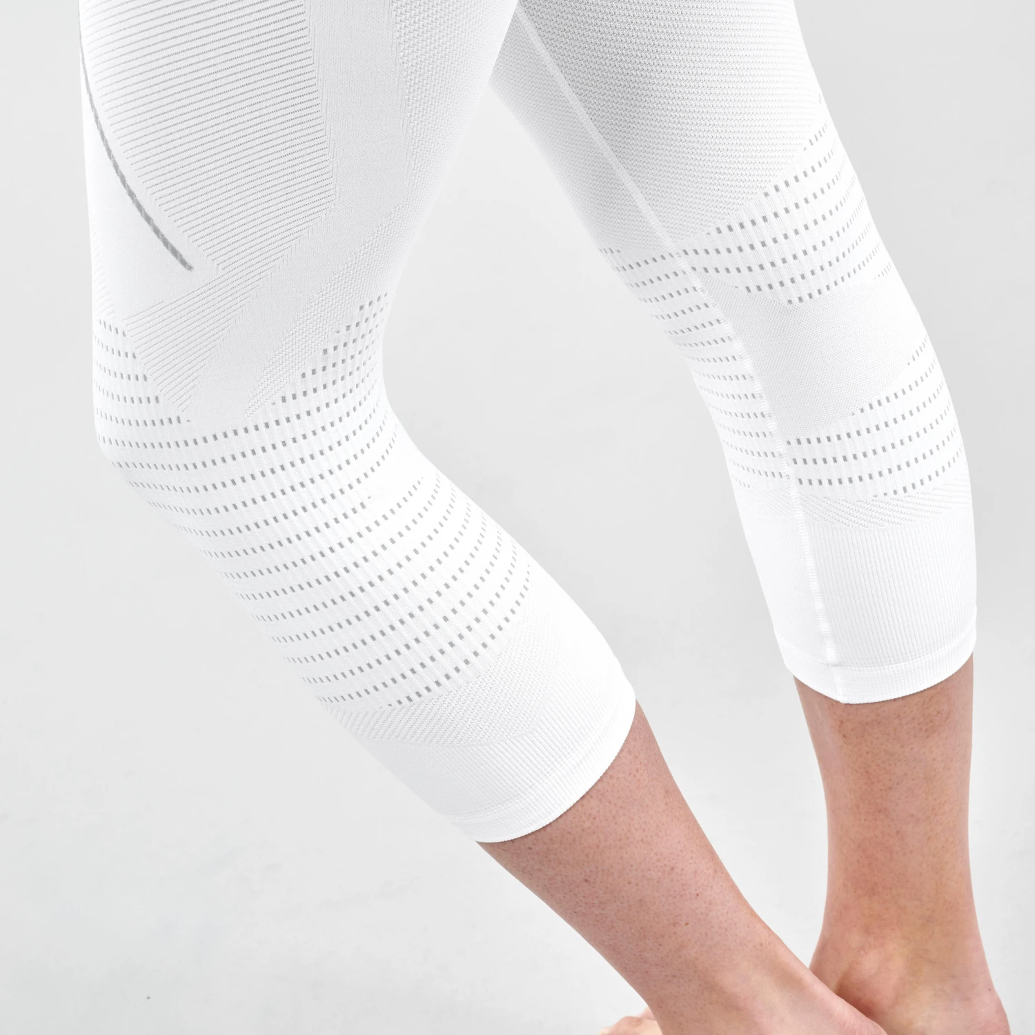 WEDZE Women's Ski Base Layer - BL 980 Seamless Bottom 5 WEDZE Women's Ski Base Layer - BL 980 Seamless Bottom - Image 5