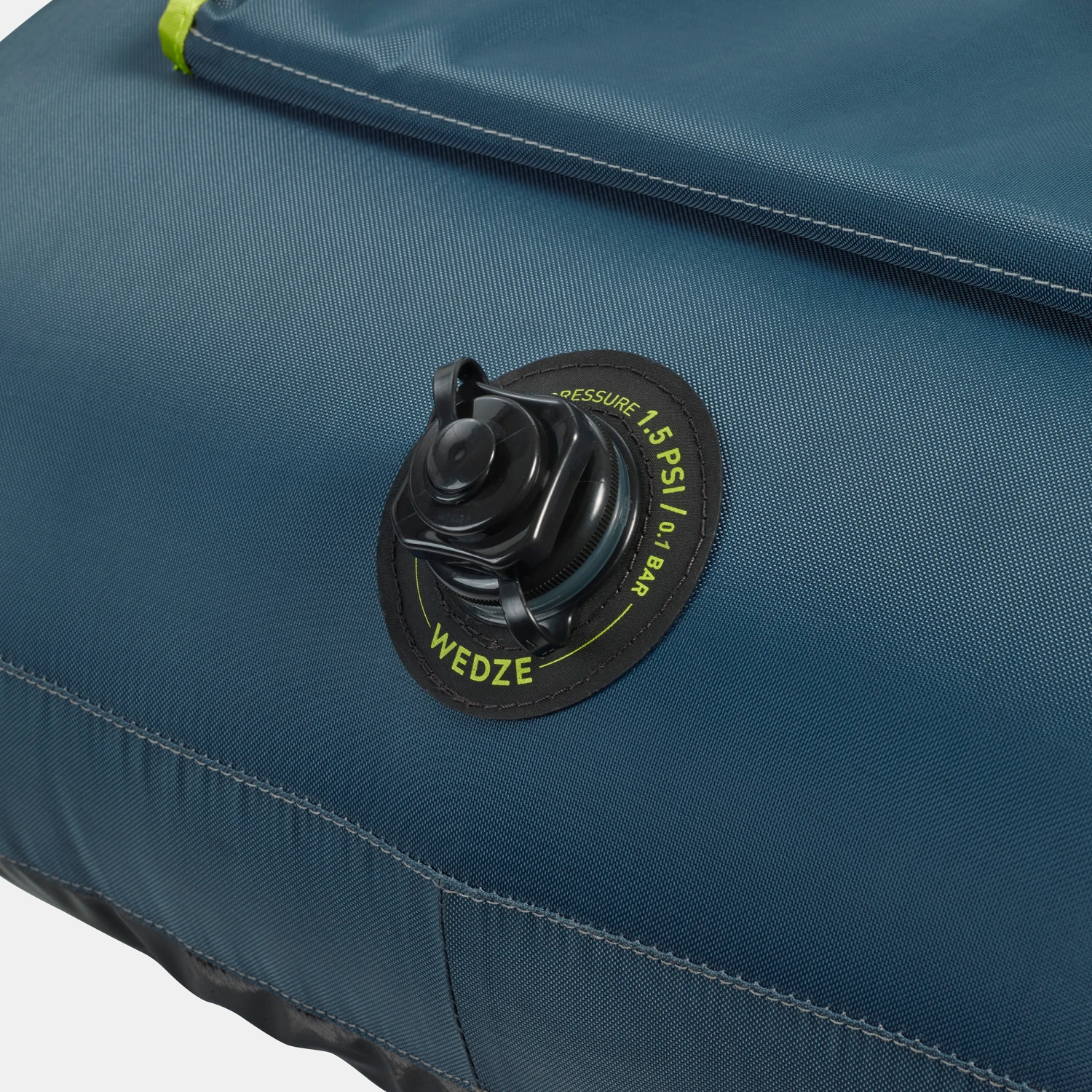 WEDZE Adult And Kids' Pumpslide Inflatable Sledge 7 WEDZE Adult And Kids' Pumpslide Inflatable Sledge - Image 7